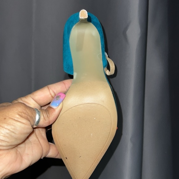 Heels - Picture 4 of 5